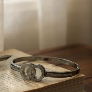 Luxury Silver tone Bangle Bracelet with Crystal stainless steel Cart logo New